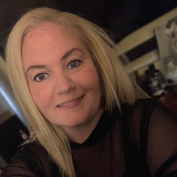 Meet your Posher, Wendi - Picture 2 of 2